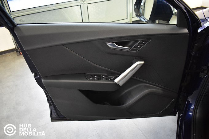 AUDI Q2 30 TDI S tronic Business